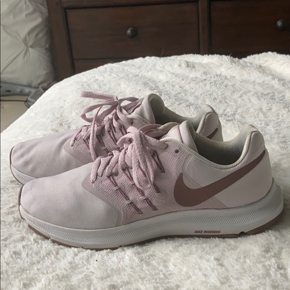 nike run swift women's pink